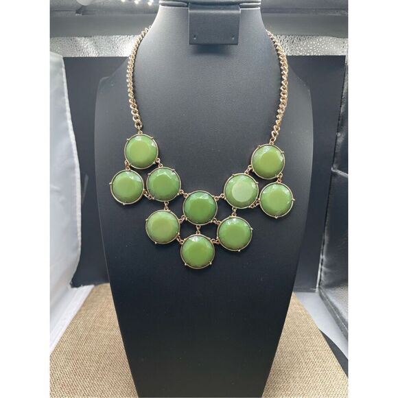 Green Bib Bauble Necklace Gold tone Chain St Patricks Day Jewelry - Picture 9 of 9